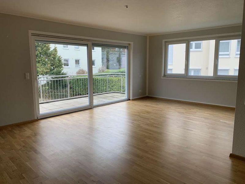 Helle 4-Zimmer-Wohnung mit Balkon und EBK in Winnenden